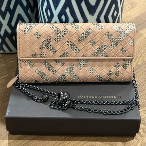 Bottega Veneta Wallet with Box & Chain 🐍